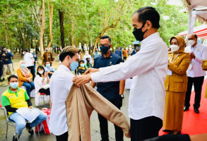 Presiden Minta Para Menteri Tenangkan Masyarakat, Pejabat Daerah Jangan Keras dan Kasar