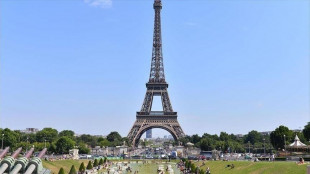 Menara Eiffel Kembali Dibuka: Senang Bertemu Anda Lagi