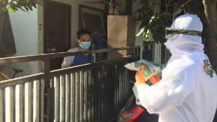 Paket untuk Warga Isoman, Pengurus RT dan Relawan Bergerak
