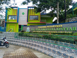 PPKM Diperpanjang, Wali Santri Harus Tahan Rindu ke Anak