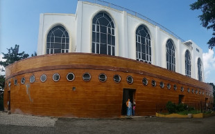 Masjid Kapal Nabi Nuh di Semarang, Jadi Tumpuan Hidup Warga