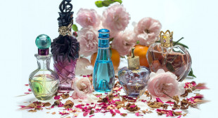 Harum Sepanjang Hari, 8 Parfum Halal untuk Penampilan  Maksimal