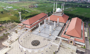 Masjid Agung Jateng, Padukan Gaya Eksotis Arab, Romawi dan Jawa