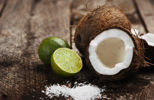 Campuran Air Kelapa, Jeruk Nipis dan Garam Tak Bisa Sembuhkan Covid-19