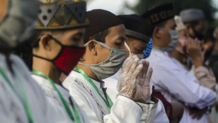 Hukum Memakai Masker saat Shalat Berjamaah di Masa Pandemi