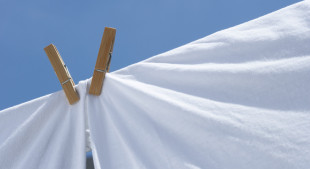 Tips agar Mukena Putih Bersih Cemerlang dengan Bahan Alami