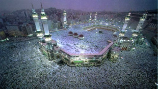 Kisah Nyata, Pemuda Nasrani Masuk Islam karena Shaf Shalat