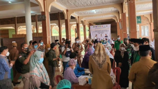 Sambut Pembelajaran Tatap Muka, Pesantren Al-Hikamussalafiyah Vaksinasi Ribuan Santri