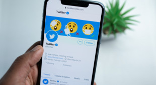 Twitter Kembangkan Fitur Sembunyikan Cuitan Lama