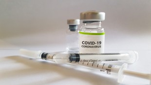 Bulan Ini Singapura Beri Booster Vaksin Covid-19 bagi Lansia