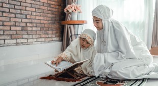 Kiat agar Anak Mudah Menghafal Al-Quran, Jadikan Tilawah Hobi