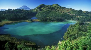 Telaga Warna Dieng Dibuka untuk Wisatawan