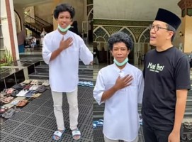 Raja Si Penyambut Tamu Masjid, Pandai Mencari Peluang Pahala