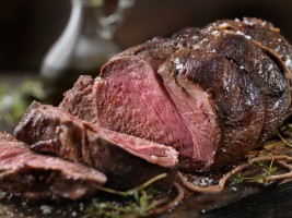 Tips Bikin Steak Lezat di Rumah ala Chef Devina