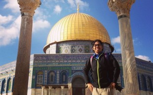 Ahmad Fuadi, Santri Mendunia yang Sebarkan Inspirasi Lewat Novel Best Seller