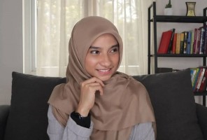 Sherly Annavita Rahmi, Muslimah Inspirasi Milenial untuk Peduli Isu Politik