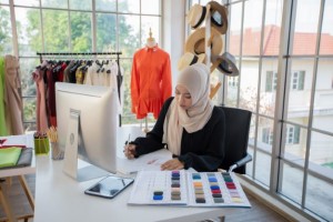 Kabar Baik! Simak 3 Tips Dapat Penghasilan Tambahan untuk Karyawan
