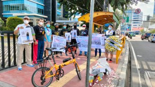 Komunitas Keselamatan Jalan Gelar Doa untuk Korban Tugu Tani