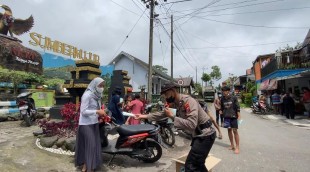 Gelar Operasi Kemanusiaan, Polri Terjunkan 945 Personel ke Lumajang