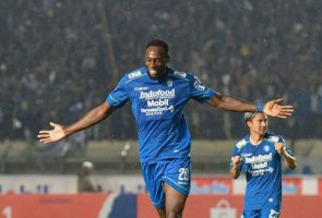 Rene Alberts Sentil Melempemnya Lini Depan Persib Bandung