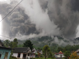 Swafoto di Lokasi Bencana Semeru, Psikolog: Ini Akibat Kebutuhan Eksistensi