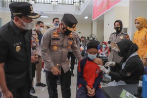 Polda Riau Geber Cakupan Vaksi hingga di Atas 70 Persen