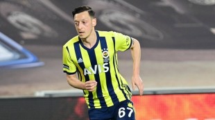 Ini Keuntungan yang Didapatkan RANS Cilegon Jika Datangkan Ozil