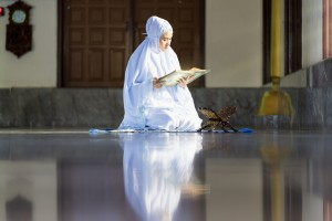 Nasihat UAS: Meski Tak Lancar, Teruslah Membaca Al-Quran