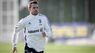 Menolak Pindah, Ramsey Terancam Dibekukan dari Skuad Juventus