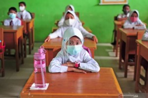 Evaluasi PTM 100 Persen, Kekhawatiran Orang Tua Harus Dipertimbangkan