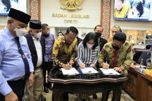 DPR dan Kemendes Sepakat Tak Lanjutkan RUU BUM Desa