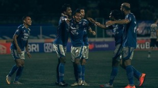 Persib Tidak Memenuhi Kuota Pemain, Laga Kontra PSM Makassar Resmi Ditunda