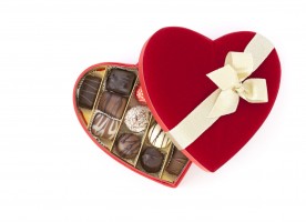 Bagaimana Hukum Terima Cokelat Valentine dalam Islam?
