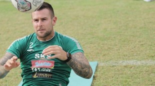 Komite Disiplin Tambah Hukuman untuk Bek PSS Aaron Evans