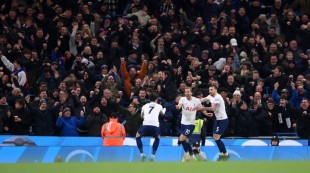 Liverpool Perkasa, Spurs Permalukan Man City di Etihad