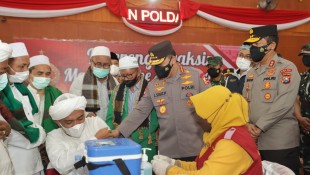 Kapolri: Keterlibatan Ulama Tingkatkan Capaian Vaksinasi Covid-19