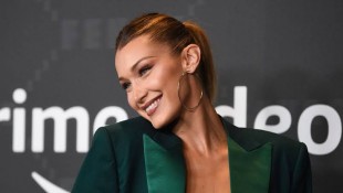 Supermodel Amerika, Bella Hadid Bela Hak Berhijab Muslimah
