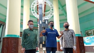 Kunjungi Tugu Khatulistiwa, Sandiaga Uno Kampanyekan Ayo ke Pontianak