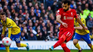 Liverpool Bungkam Brighton 2-0, Salah Cetak Gol ke 2.000 The Reds