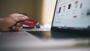 Ini 4 Perbedaan Kartu Kredit Syariah dan Konvensional