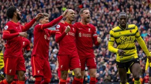 Bungkam Watford 2-0, Liverpool Kudeta Manchester City