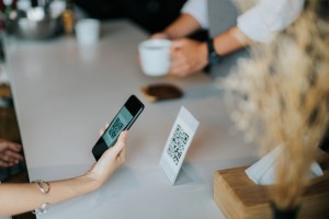 Kode QRIS, Mudahkan Transaksi Non Tunai bagi Pelaku UMKM
