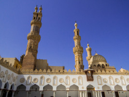 Al-Azhar, Potret Keberhasilan Wakaf yang Berdiri di Bulan Ramadhan