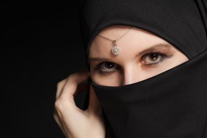 Jadi Bahan Lelucon, Ustadz Wido Supraha: Niqab Bagian Syiar Agama