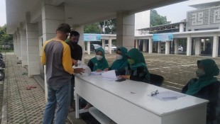 Masjid Assalaam Bintaro Kembali Bagikan Sembako Gratis