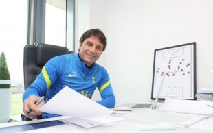 Dirumorkan Latih PSG, Antonio Conte Tunjukkan Reaksi Ini