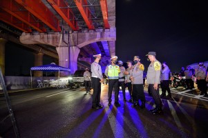 Tinjau Tol Cikampek, Kapolri Pastikan Rekayasa Lalin Berjalan Lancar