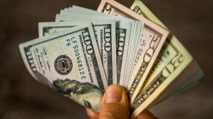 DPR Minta Pemerintah Kurangi Ketergantungan Terhadap Dolar Amerika
