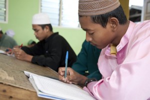 Ditempa 24 Jam, Murid Pesantren Jadi Lebih Kuat Mental