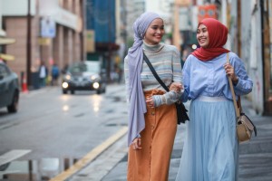 Tips Hijab Street Style, Jeny Tjahyawati: Tetap Ikut Pakem Syari